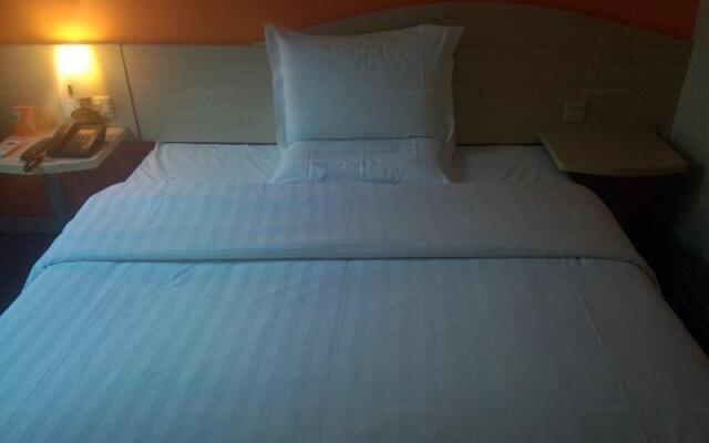 7 Days Inn (Beijing Tiantongyuan North Metro Station)