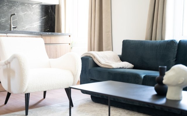 Milan Style Designer 1Br Apartment