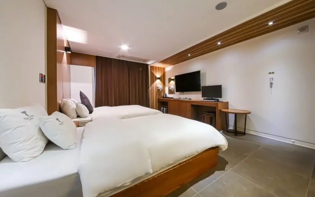 Jeonju Gyeongwondong The City Hotel