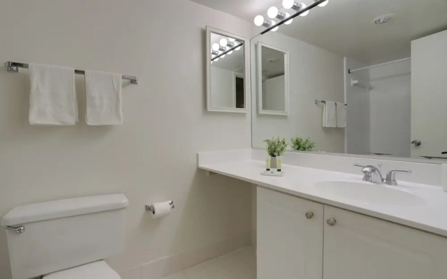 Convenient Apt Near Airport