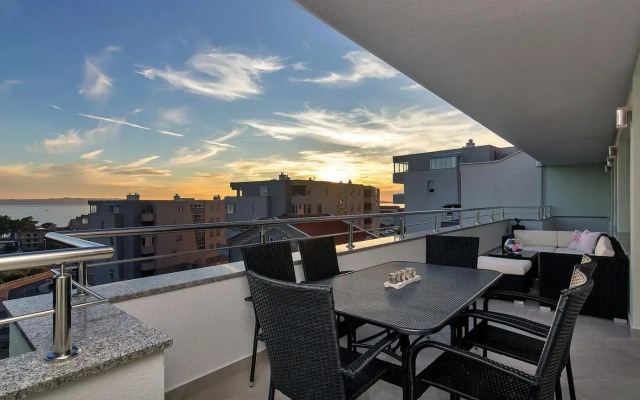 Penthouse Lush Makarska