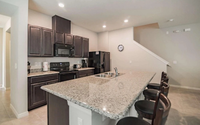 5131 Compass Bay