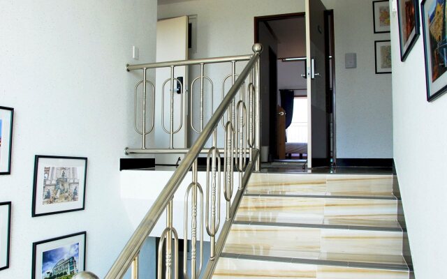 Budapest Inn