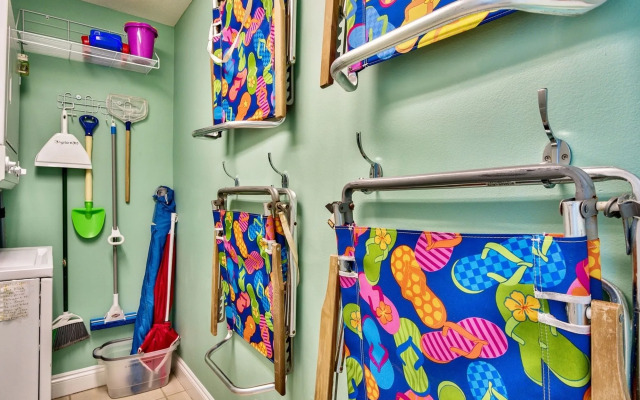 Calypso 305E 291773 by RedAwning