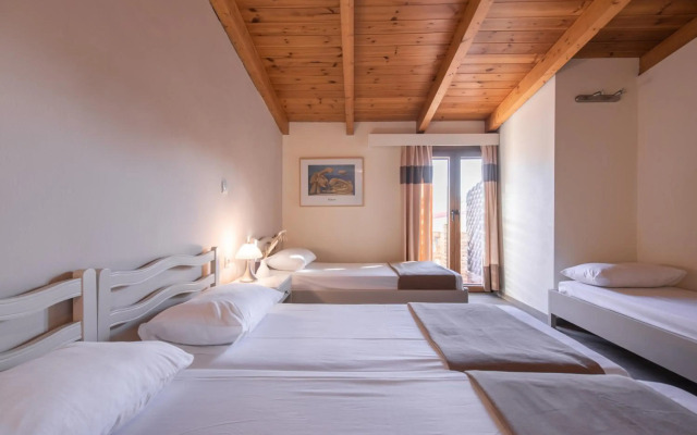 Yria Hotel