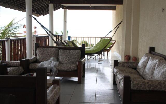 Jacuma's Lodge Hotel