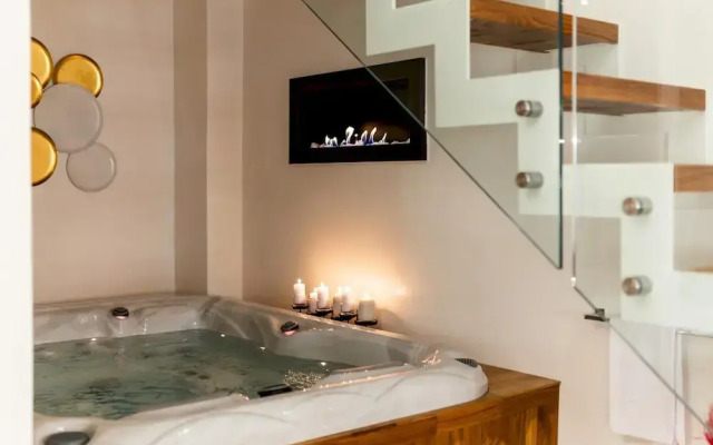 Old Court Luxury Suite Spa