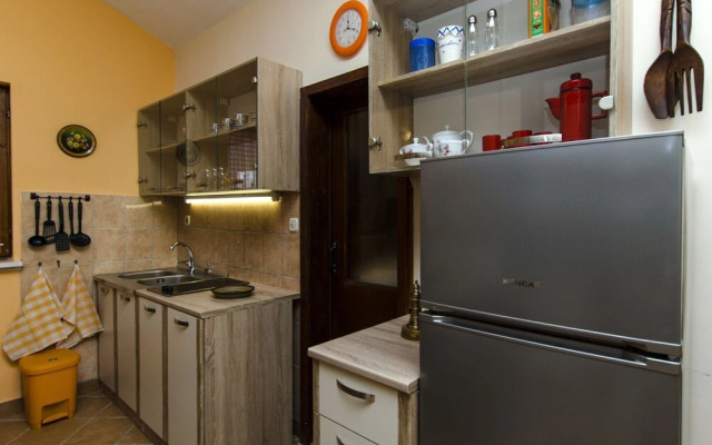 Georgi - 200 m From sea - SA2 Oranz