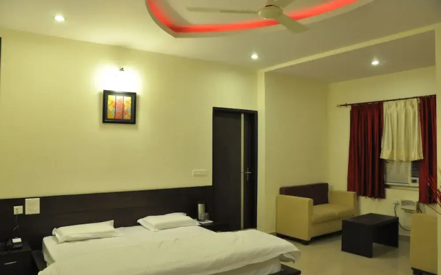 OYO 11754 Hotel Classic 7