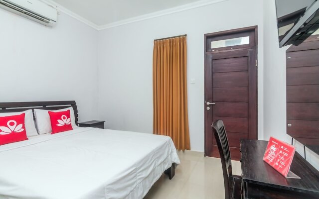 ZenRooms Seminyak Gang Rahayu