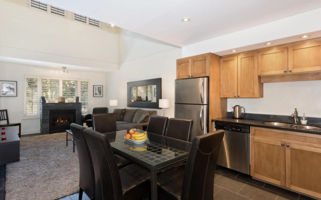 Glacier Lodge - Luxury Condo