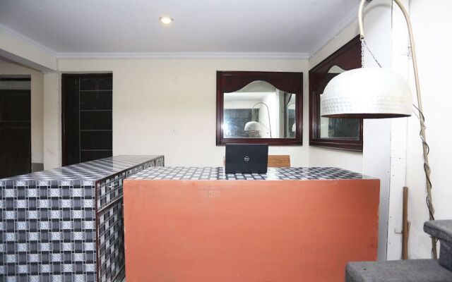 Oyo 28670 Hotel Dev Palace