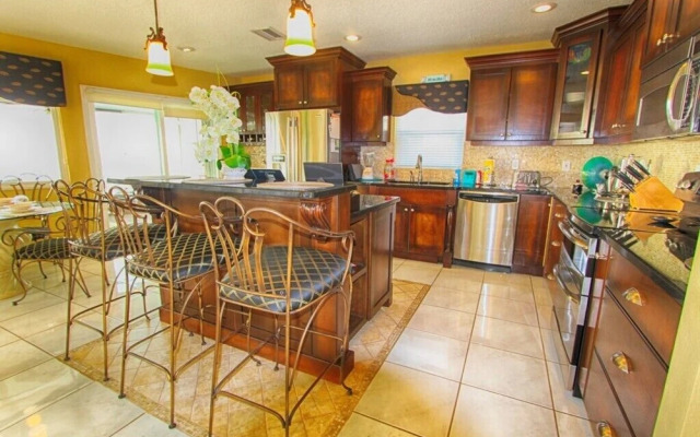 Luxury Florida Villa by RedAwning