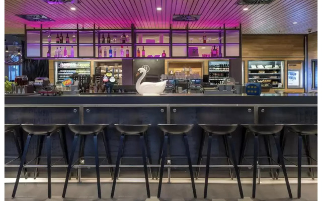 Moxy York