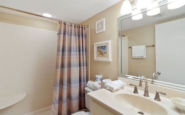 Shoreline 1056 Condo by RedAwning