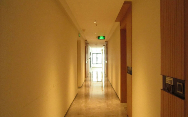 Rho Hotel
