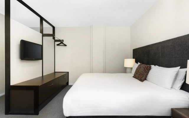 Mantra One Sandy Bay Road