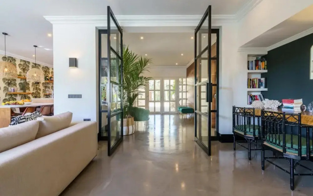 Golden Villa Luxury Pool Retreat & Beach