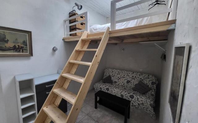 Nice House With Small Private Courtyard