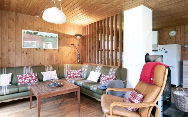 Cozy Holiday Home at Hals Jutland With Roofed Terrace