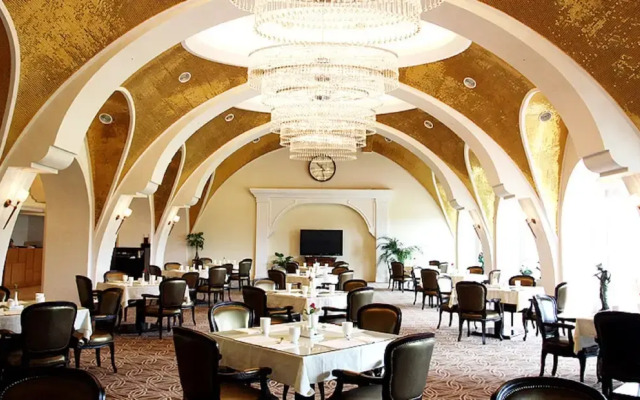 Happiness CC Hotel