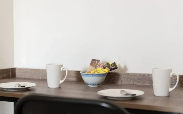 Sapphire Studio, Room 60 Sergeant Baker Drive