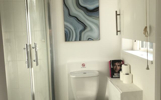 Fountain View 1BR Flat-Free Parking