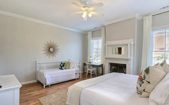 Parkside Manor by Gallery Stays