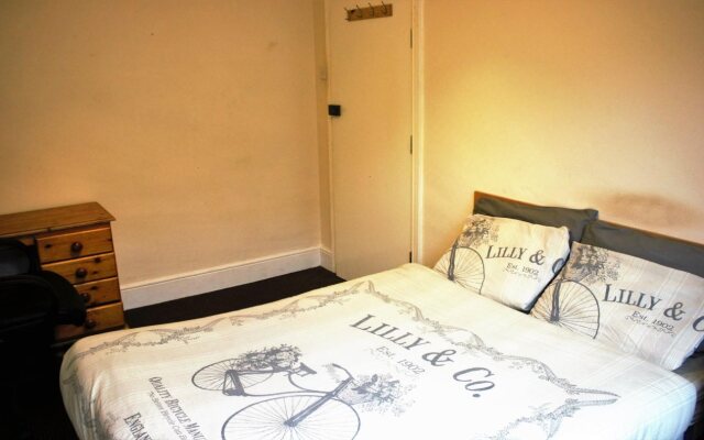 Birmingham Guest House 09