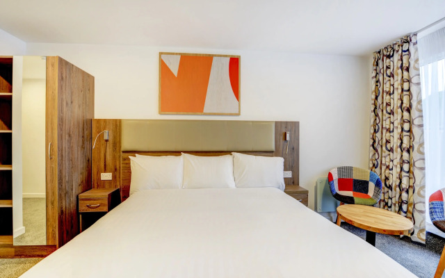 OYO Plymouth Central Hotel