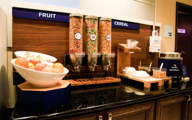 Holiday Inn Express & Suites Cumberland - La Vale by IHG