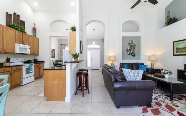 Gorgeous 4Bd with Pool @ 4072 Solterra Resort