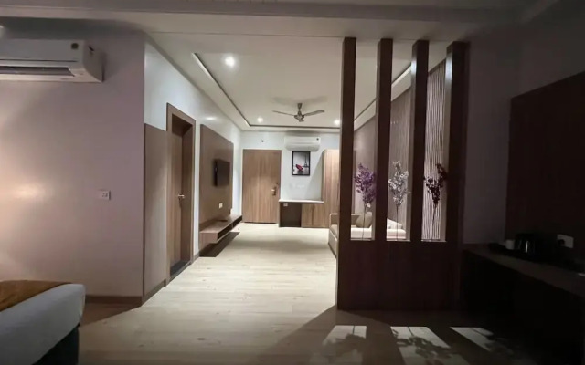 Hotel Three Seasons