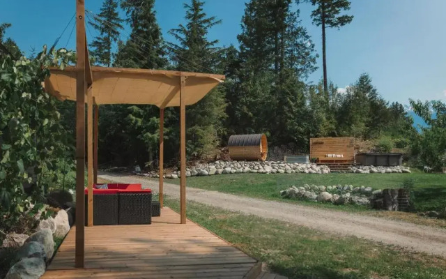 The Cabin at Sweetwater Lane Farm