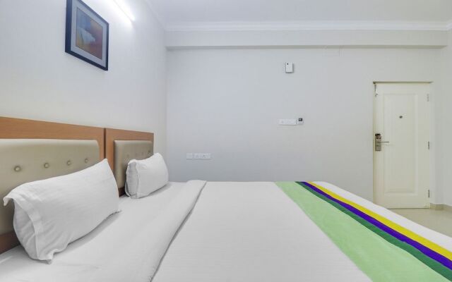 FabHotel Rithikha Inn Manapakkam