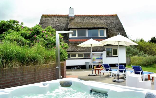 Sunlit Villa with Sauna in Nes