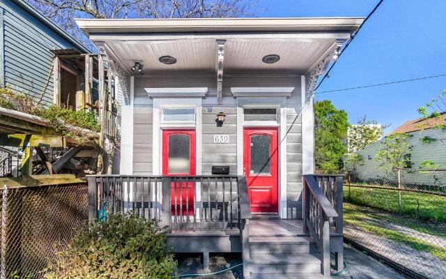 Spacious Historic Mid-City 2 Bedroom House!!!