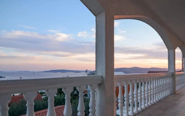 Apartments Ilak