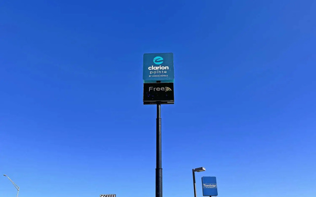 Clarion Pointe Winslow I-40