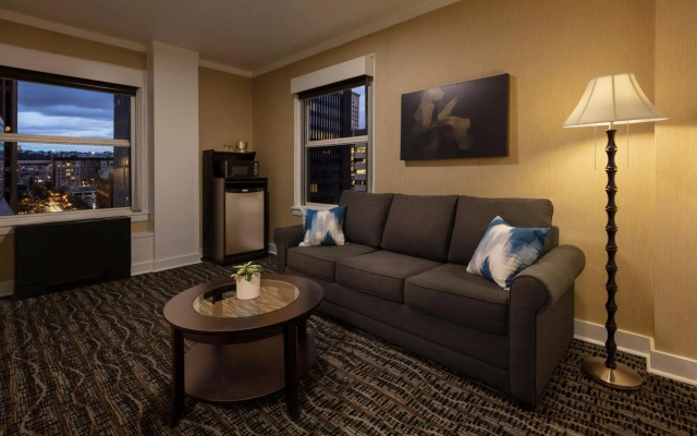 Executive Hotel Pacific