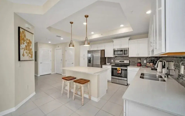 4741clock Unit208 3 Bedroom Townhouse