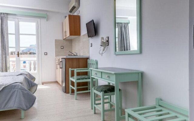 Avraki Rooms & Studios