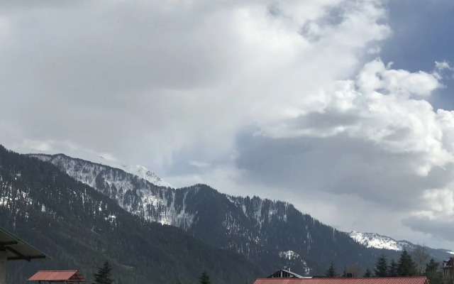 The Laurent and Banon Resorts