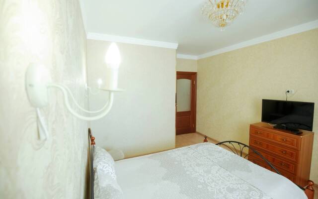 Sobornaja 14 Dvuhkomnatnye apartamenty v ZhK "Zolotye kupola"