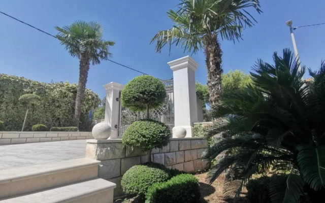 White house Supetar-Brač