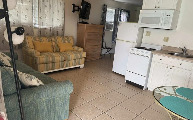 Holiday Court 20 - Overlook