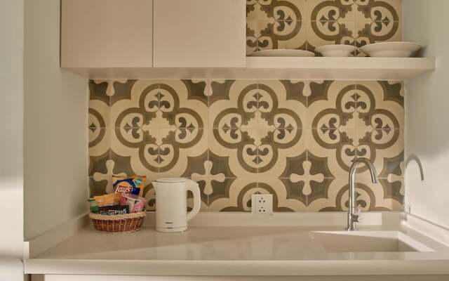 Moodhoian Riverside Resort & Spa