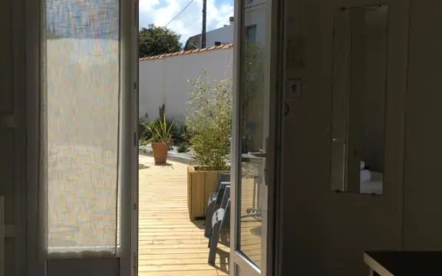 Les Bains Boyardville Hotel Et Restaurant