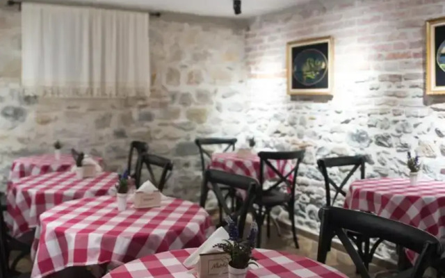 Old Bazaar Rooms