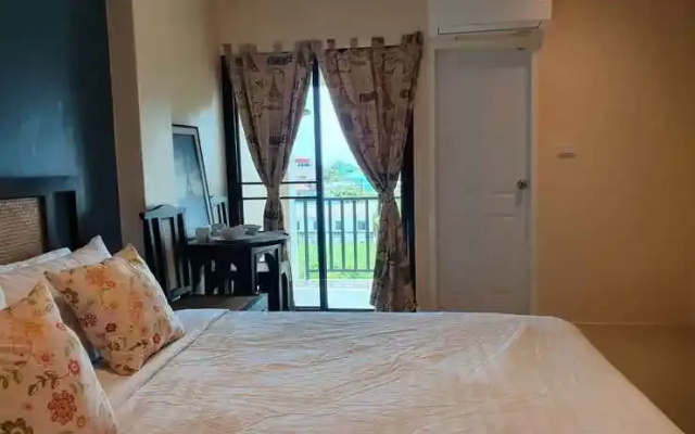 At Samutsakorn Condo